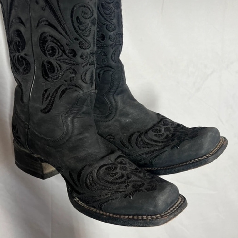 Circle G Black Western Heeled Boots with Ornate Stitching - Picture 2 of 6